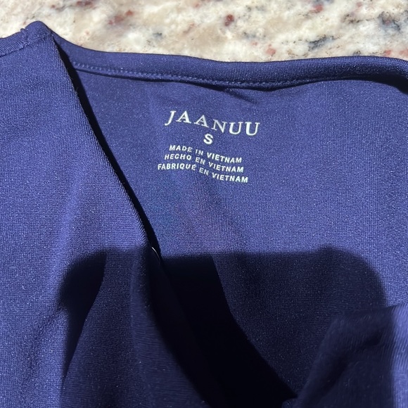 Jaanuu scrub top size small new without tag. - Picture 4 of 4